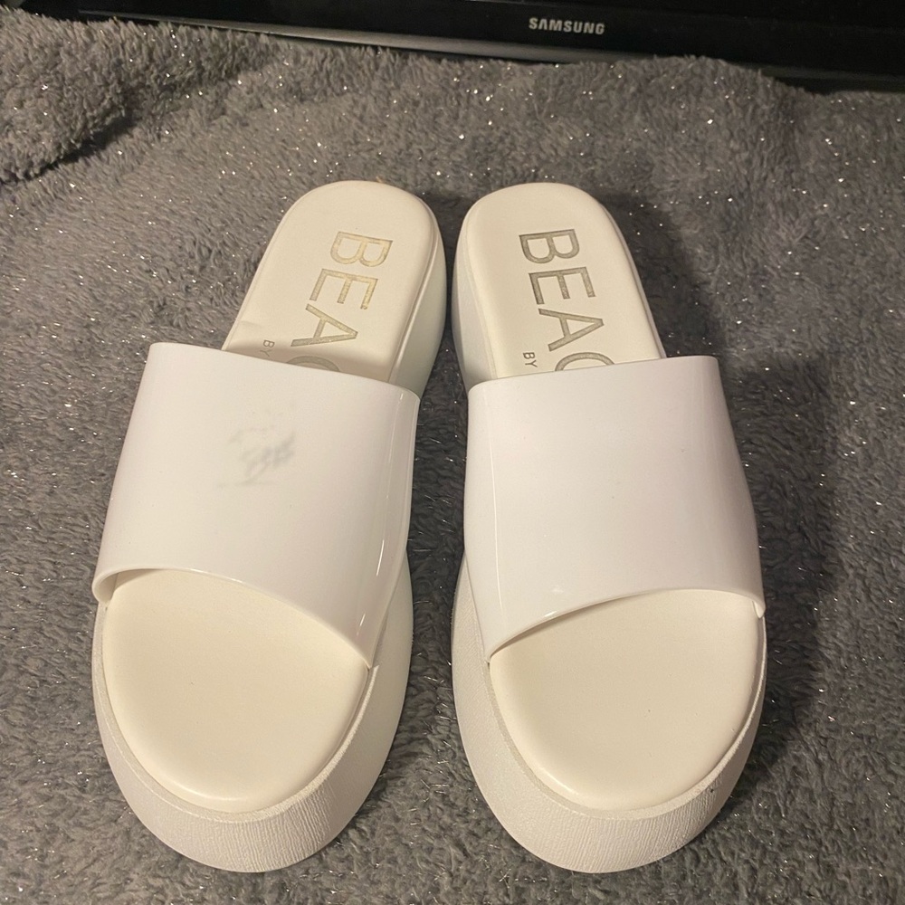 Beach White Slide Sandals